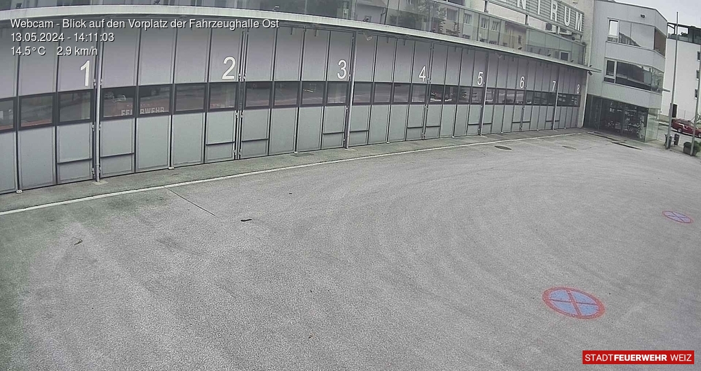Webcam - Blick auf den Vorplatz der Fahrzeughalle Ost in der Florianigasse